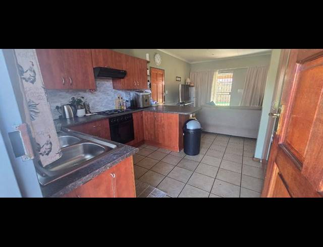 3 BEDROOM PROPERTY TO RENT IN KOOKRUS